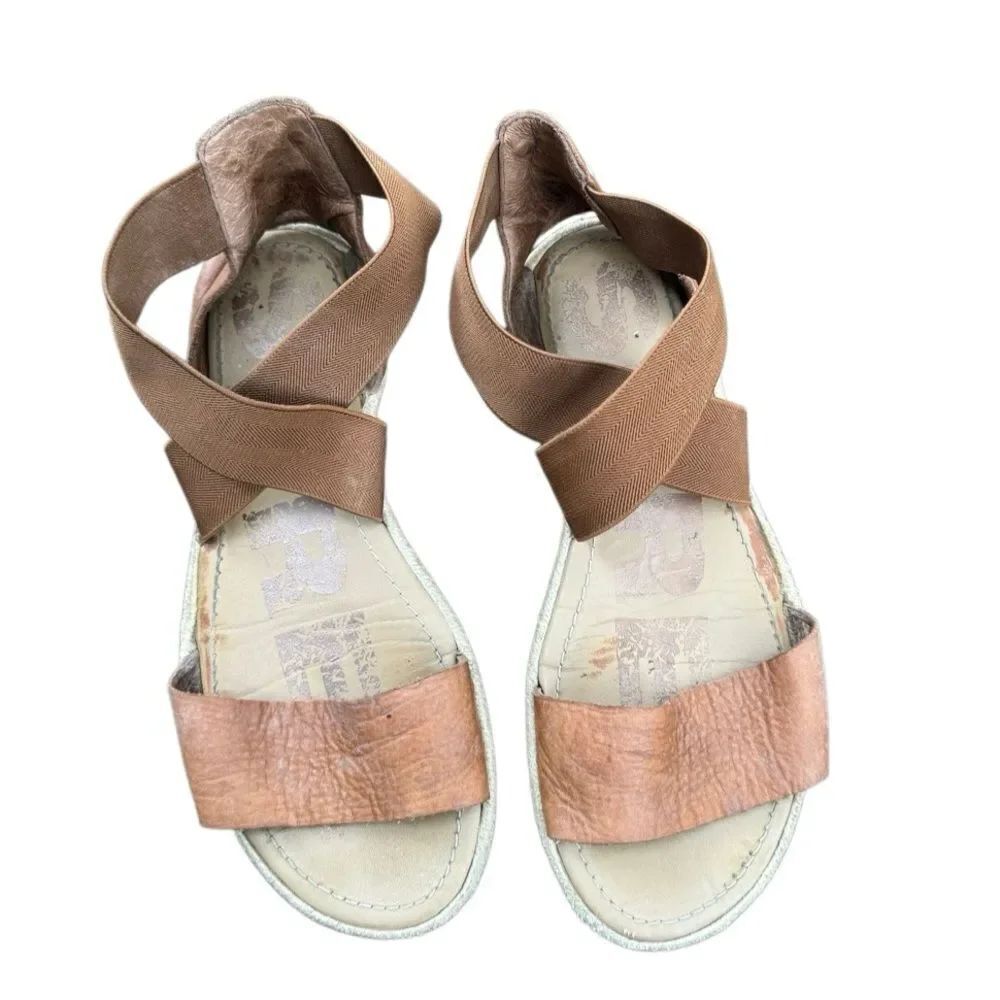 Sorel Women's Ella Sandals in Tan / Brown Size 8.5